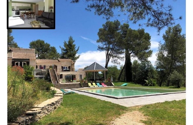 PROVENCE APARTMENT IN 2-HECTARE PROPERTY NEAR MONTPELLIER SWIMMING POOL