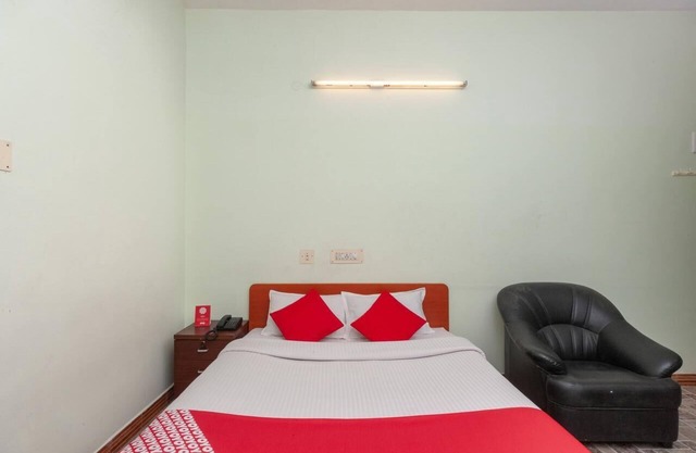 Proximity to Stay Lake/Bears Hill/Yercaud Junction