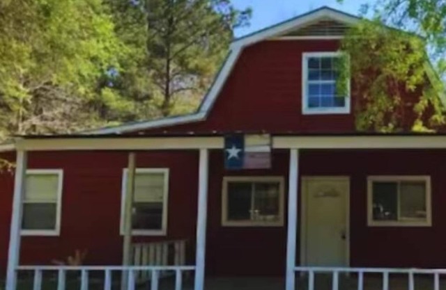 Pure Country, plenty of space & trees, relaxing!