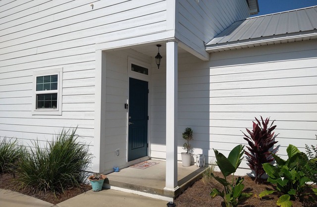 PVT POOL, 2 Br 1 Ba Apt. 1 Street Fr. bch. July special 50%off golfcart.nnnnn