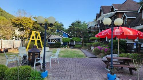 Pyeongchang Bench House