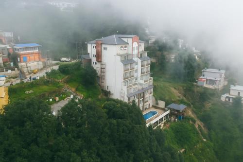 Q' Nest Hotel Cloud End Lansdowne