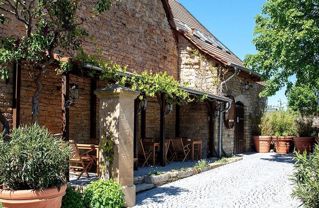 Quadruple room (1 double bed + 1 bunk bed) - Weinhotel Johann Tullius