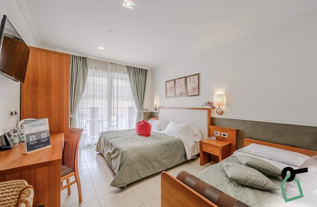 Quadruple Room with Sea View | Hotiday Alassio