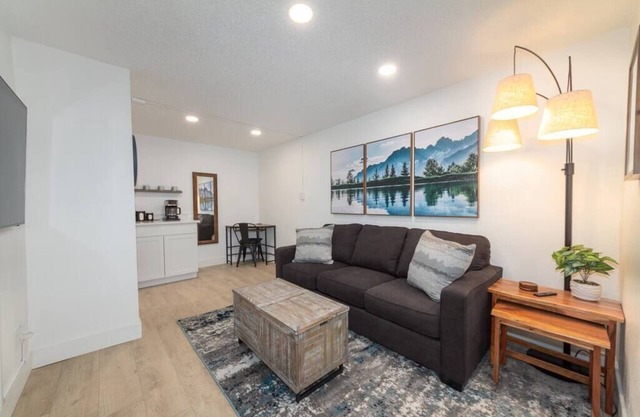 Quaint 1 BD 1 BTH Guest Home Minutes from Gonzaga!