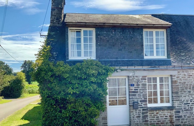 Quaint two bedroom house in rural France with sunny garden.