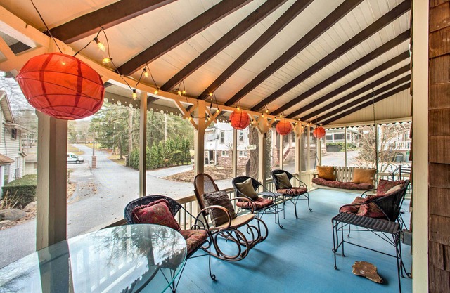 Quaint 'Gretna Getaway' Cottage w/Screened Porch!
