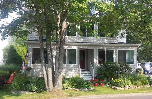 Quality Ocean Park Rental Just Minutes From Maine's Premier 7 Mile Sandy Beach