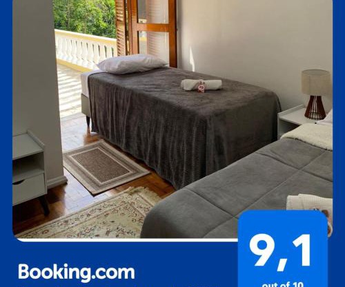 Quarto premiado com vista terraço 40m2 e banheiro ao lado em Petrópolis !