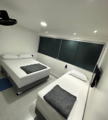 Quarto privativo com banheiro compartilhado em Pousada recém construída,a 500mts do pátio do forró