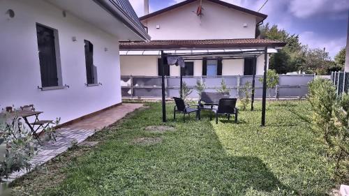 QUEEN HOME Emanuelle