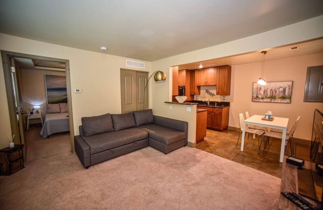 Quiet 1 BR with Full Kitchen and Huge Yard