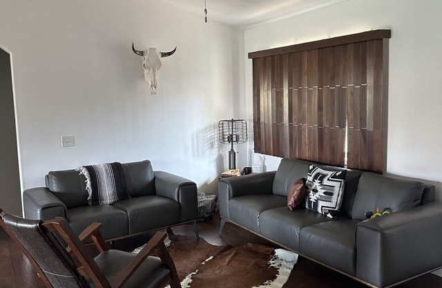 Quiet 2BR Hot Tub Fenced Yard