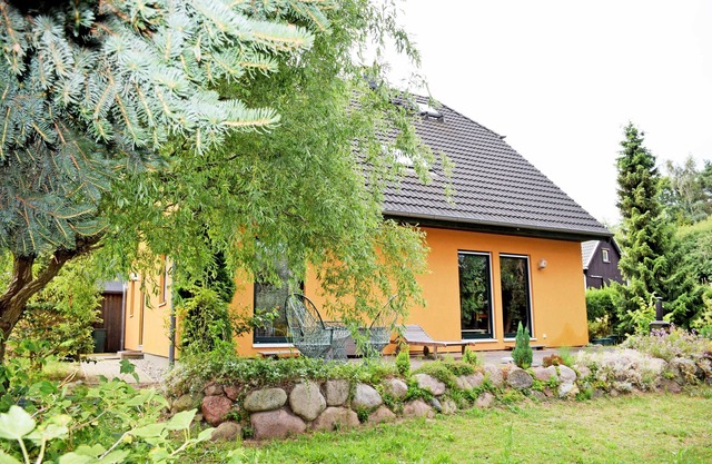 quiet apartment on Lake Neuensien