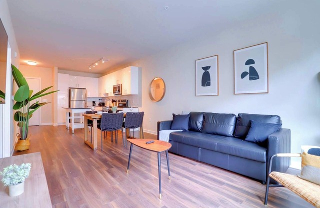 Quiet Apartment with Amazing Amenities @Alexandria