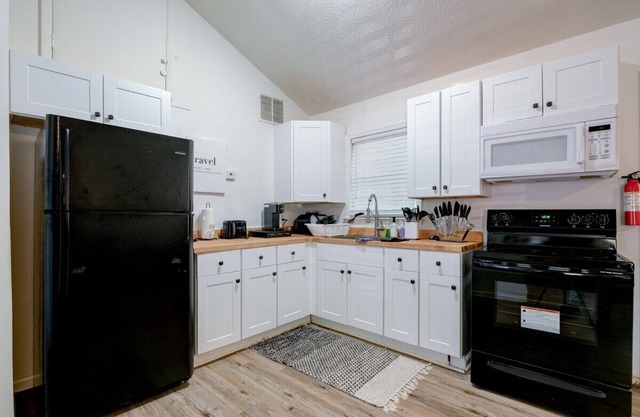 Quiet Cabin By The Lake