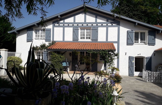 Quiet country setting, duplex apartment in renovated farmhouse