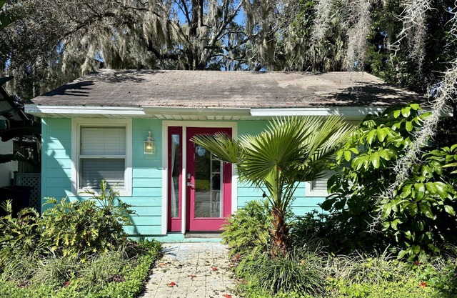 Quiet cottage near Sebring Raceway, golf courses, public beaches, and downtown