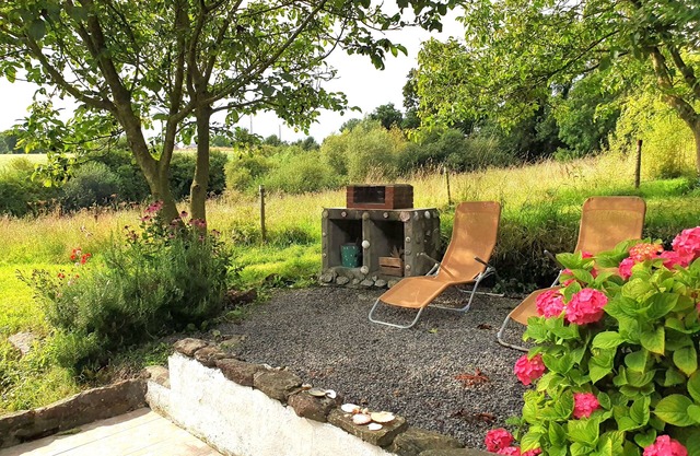 Quiet cozy apartment with a large garden near the sea
