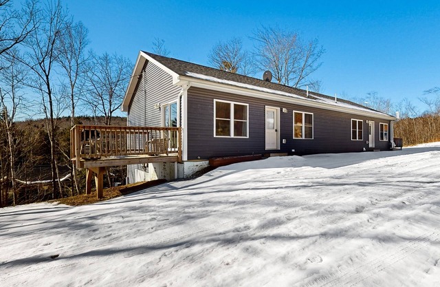 Quiet duplex with private deck, peaceful views, grill, & private W/D