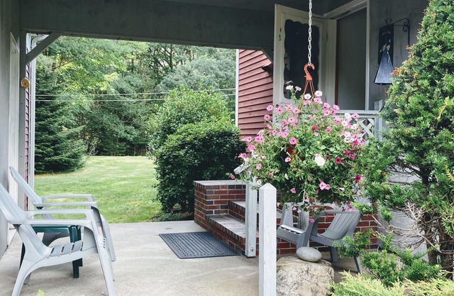 Quiet Home with River Views in Woolwich