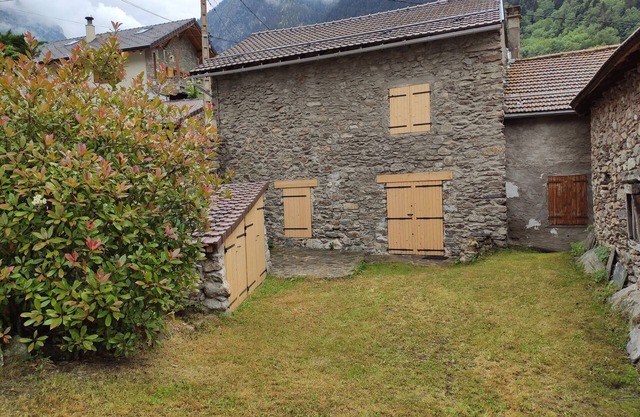 Quiet house with garden
