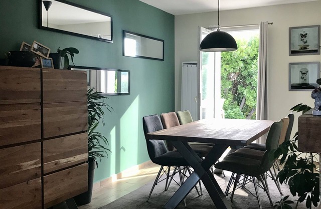 Quiet house with enclosed garden and terrace 5 minutes from the beach!