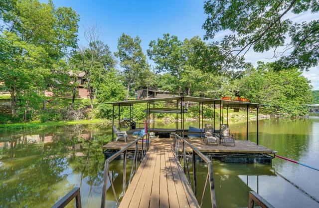 Quiet Lake of the Ozarks Cabin w/Dock + Gazebo!