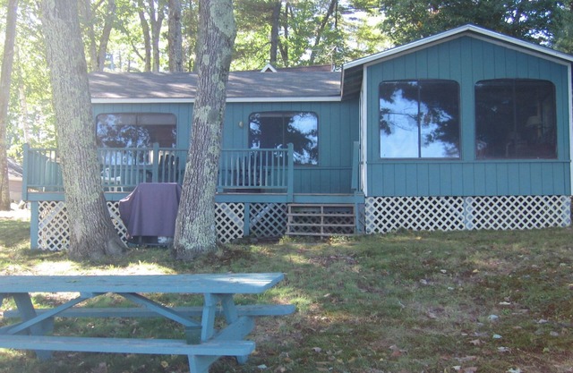 Quiet Lakefront Camp