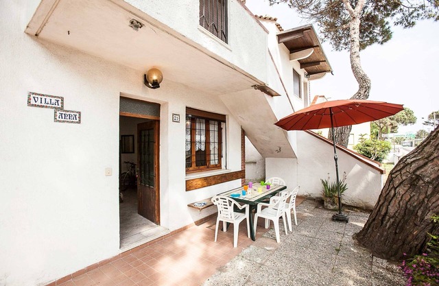 Quiet little villa by the seaside in Rosolina Mare