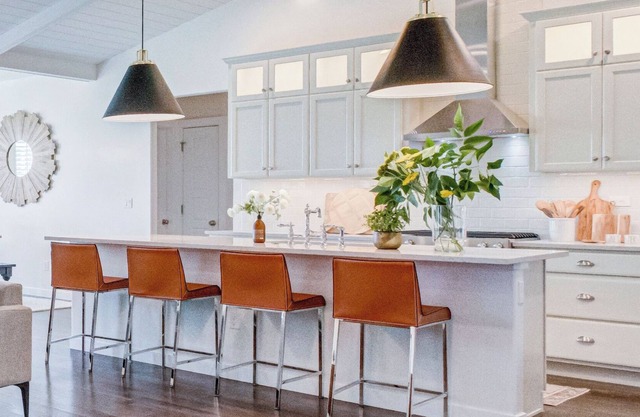 Quiet Modern Farmhouse-pets ok!