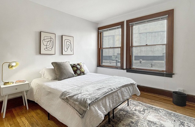 Quiet Studio on Grand Near Hospitals!