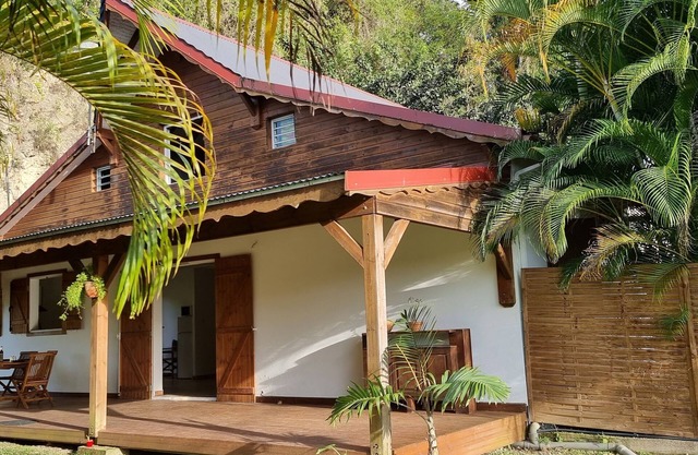 Quiet villa with jacuzzi, Villa Le Boursoie.