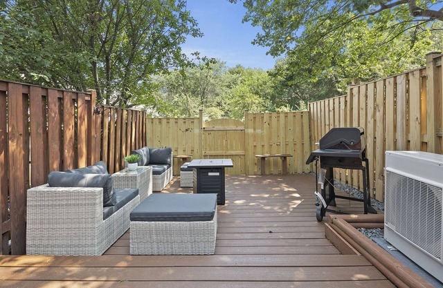 QuincyCharm: Exercise Equipment & 40 Mins to DC!