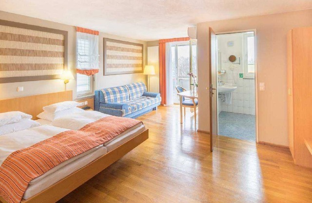 Quintuple room with toilet and shower - Hotel Classic