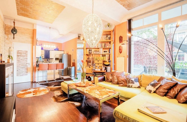 Quit and central designer loft with elevator