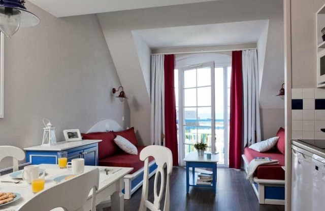 Résidence Pierre & Vacances Cap Marine*** - Apartment 6 people - 1 bedroom + 1 sleeping area - Terrace or balcony - Sea view - Renovated