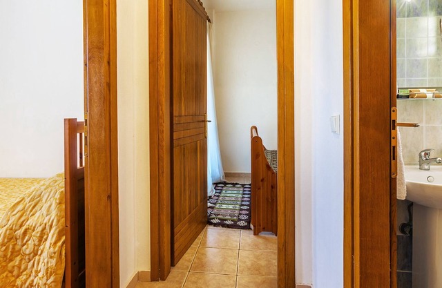 R 1204 Aspen Villa-Flora Villa with Sea View, Mountain View & Garden View