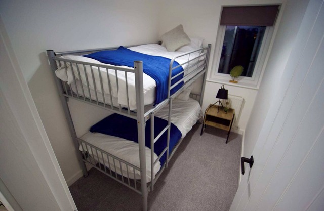 Radcliffe N8 - 3 Bedroom House