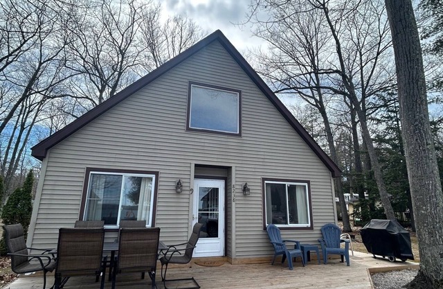 Rae's Retreat on Little Platte Lake w/Private Dock!