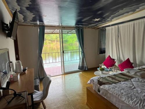 Raft House Bansuan Maenam