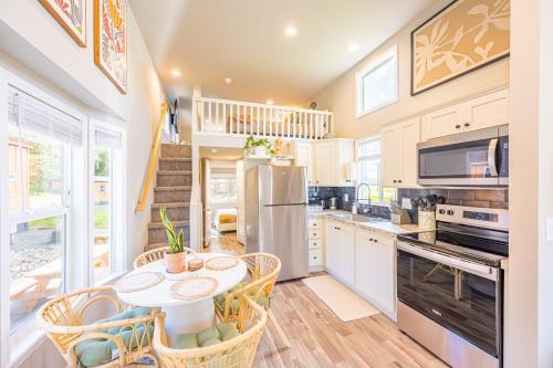Rainforest Tiny Home Retreat #21 Bohemian Cottage