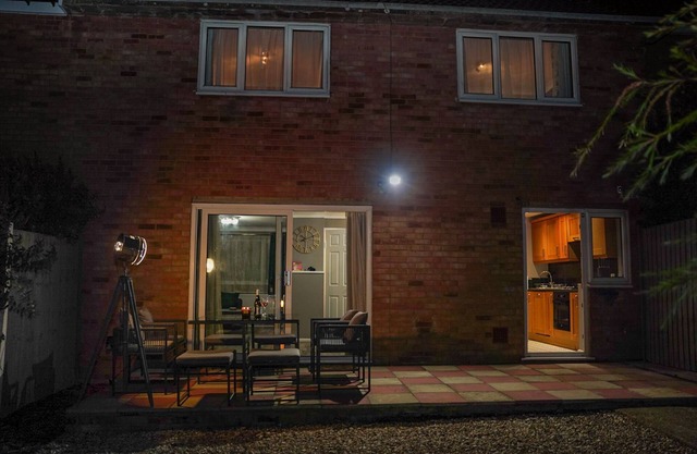 Raku House Ashford 5 Beds - Sleep 8 - Free parking