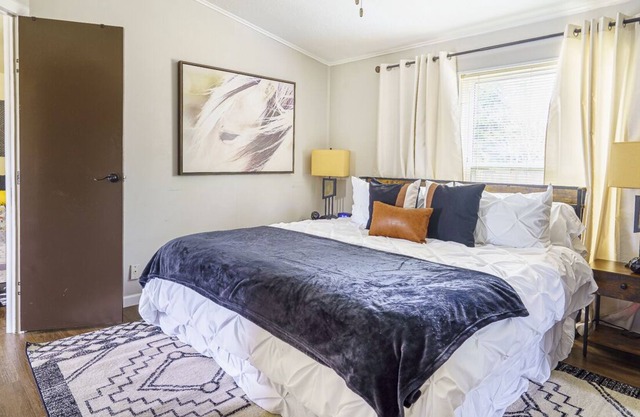 Ranch Style*King Bed*Free Parking*Scenic*Relaxing