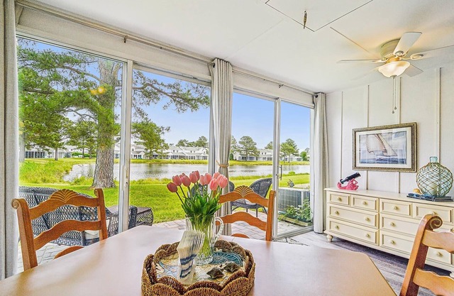 Rare Open-Concept Mallard Lakes Townhome | Near Fenwick Beaches