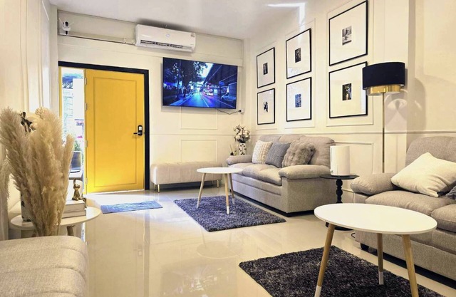 RB10 Arun Sa Wad Chinatown 302