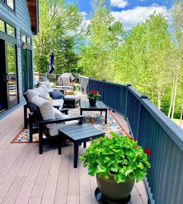 RE53 Beautiful Bretton Woods slopeside home amazing views AC Hot Tub Pool Table