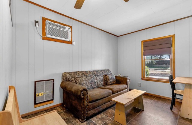 Red Cedar Cabin - Bring Your Boat, Enjoy The Swim Dock, Kayaks, Pool, and Views! | 5