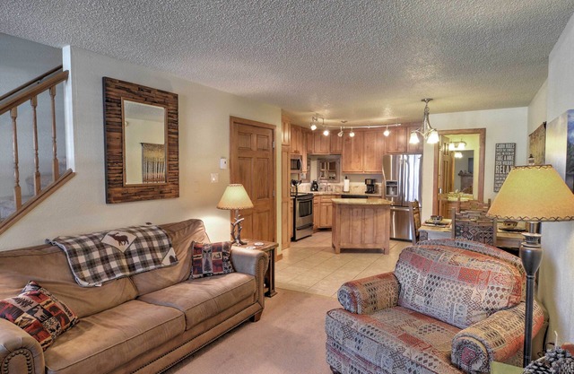 Red River Home w/2 Balconies - 1 Block to Main St