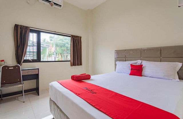 RedDoorz near Arka Sepinggan Airport Balikpapan